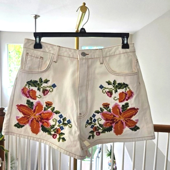 NWT Farm Rio Embroidered Floral Twill Shorts Size:L *RARE* - Picture 6 of 12